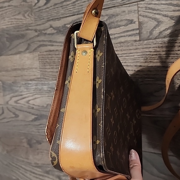 Authentic Louis Vuitton Monogram Cartouchiere - Picture 9 of 16